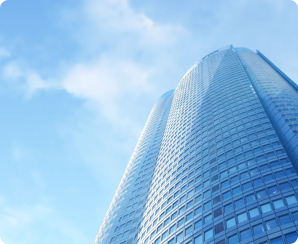 高層の会社の建物